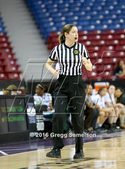 Thumbnail 3 in Sacred Heart Cathedral Preparatory vs Lakeside (CIF State D3 Final) photogallery.