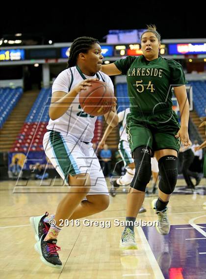 Thumbnail 3 in Sacred Heart Cathedral Preparatory vs Lakeside (CIF State D3 Final) photogallery.