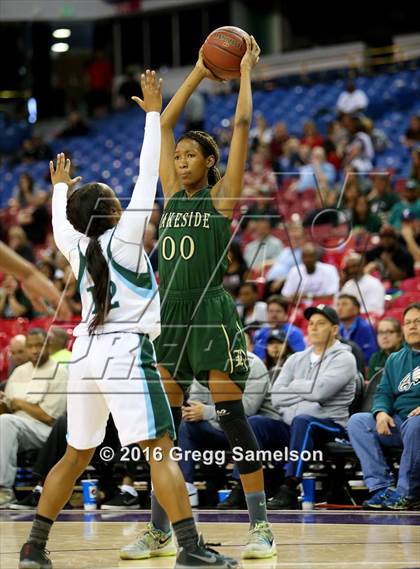 Thumbnail 2 in Sacred Heart Cathedral Preparatory vs Lakeside (CIF State D3 Final) photogallery.