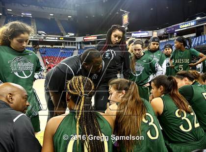 Thumbnail 1 in Sacred Heart Cathedral Preparatory vs Lakeside (CIF State D3 Final) photogallery.