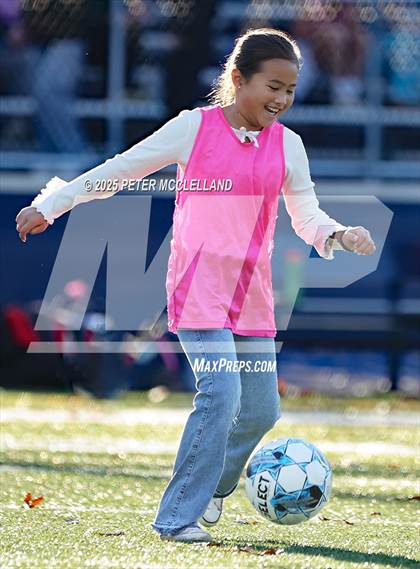 Thumbnail 3 in Mount Greylock Regional vs. Hamilton-Wenham Regional (MIAA Division 4 Round of 16) photogallery.