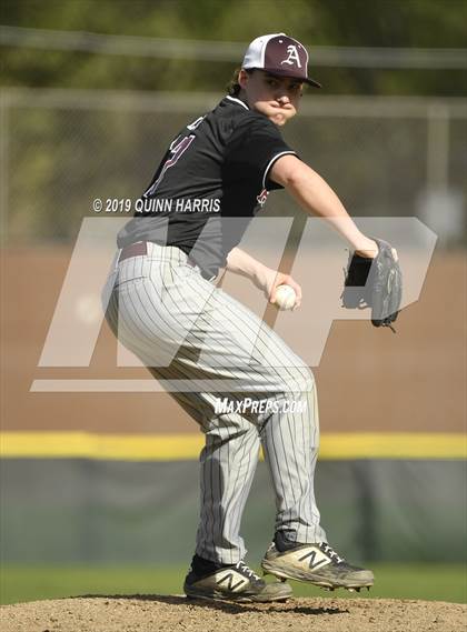 Thumbnail 2 in Lyons vs Argo (IHSA 4A Regional Semifinal) photogallery.