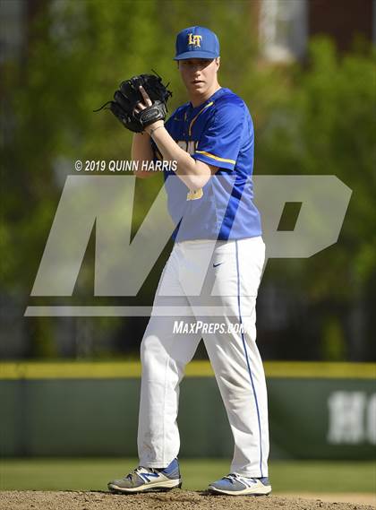Thumbnail 1 in Lyons vs Argo (IHSA 4A Regional Semifinal) photogallery.
