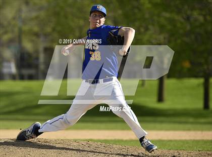 Thumbnail 1 in Lyons vs Argo (IHSA 4A Regional Semifinal) photogallery.