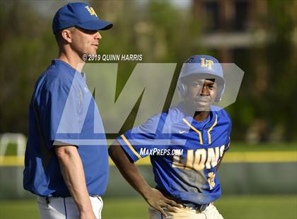 Thumbnail 1 in Lyons vs Argo (IHSA 4A Regional Semifinal) photogallery.