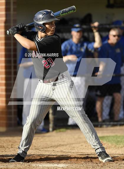 Thumbnail 2 in Lyons vs Argo (IHSA 4A Regional Semifinal) photogallery.
