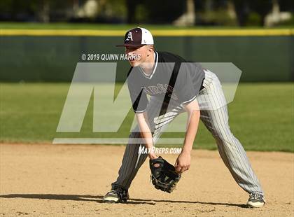 Thumbnail 3 in Lyons vs Argo (IHSA 4A Regional Semifinal) photogallery.