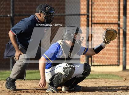 Thumbnail 3 in Lyons vs Argo (IHSA 4A Regional Semifinal) photogallery.