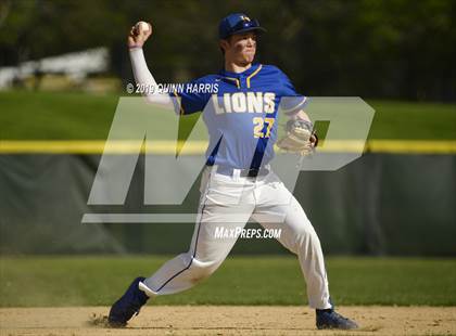 Thumbnail 1 in Lyons vs Argo (IHSA 4A Regional Semifinal) photogallery.