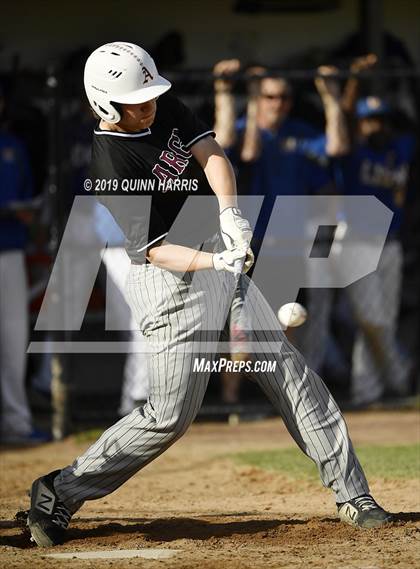 Thumbnail 2 in Lyons vs Argo (IHSA 4A Regional Semifinal) photogallery.
