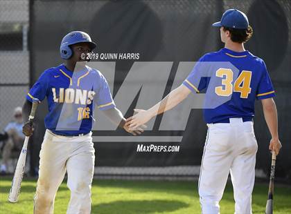 Thumbnail 1 in Lyons vs Argo (IHSA 4A Regional Semifinal) photogallery.