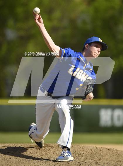 Thumbnail 2 in Lyons vs Argo (IHSA 4A Regional Semifinal) photogallery.