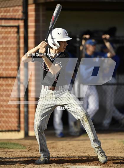 Thumbnail 1 in Lyons vs Argo (IHSA 4A Regional Semifinal) photogallery.