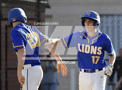 Thumbnail 3 in Lyons vs Argo (IHSA 4A Regional Semifinal) photogallery.