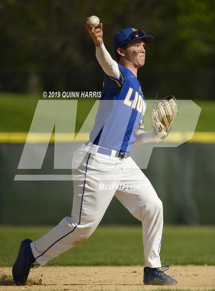 Thumbnail 2 in Lyons vs Argo (IHSA 4A Regional Semifinal) photogallery.