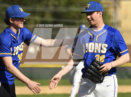 Thumbnail 3 in Lyons vs Argo (IHSA 4A Regional Semifinal) photogallery.