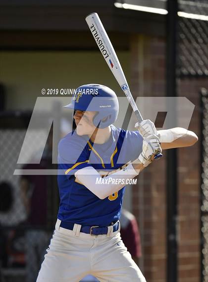 Thumbnail 3 in Lyons vs Argo (IHSA 4A Regional Semifinal) photogallery.
