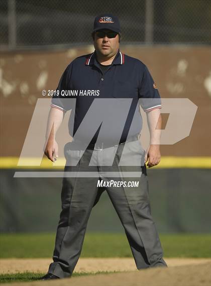 Thumbnail 1 in Lyons vs Argo (IHSA 4A Regional Semifinal) photogallery.