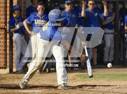 Thumbnail 2 in Lyons vs Argo (IHSA 4A Regional Semifinal) photogallery.