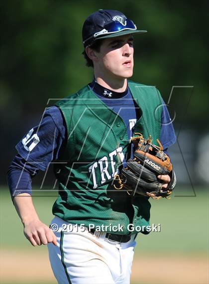 Thumbnail 2 in New Trier vs Fenwick (IHSA Class 4A Regional) photogallery.