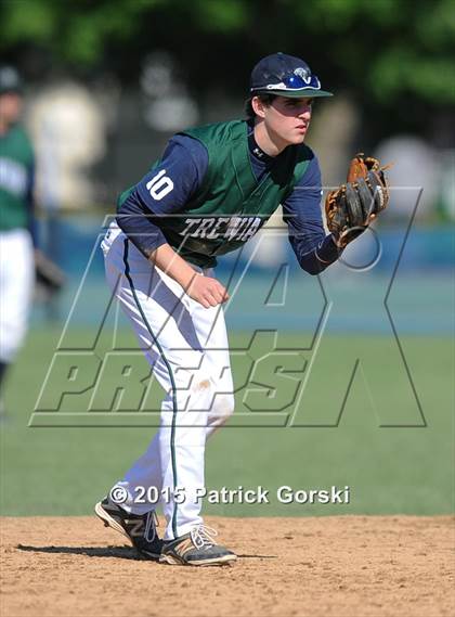 Thumbnail 2 in New Trier vs Fenwick (IHSA Class 4A Regional) photogallery.