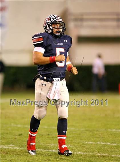 Thumbnail 2 in South Panola vs. Meridian (MHSAA Class 6A Final) photogallery.