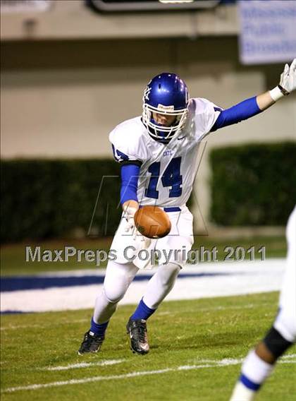 Thumbnail 1 in South Panola vs. Meridian (MHSAA Class 6A Final) photogallery.