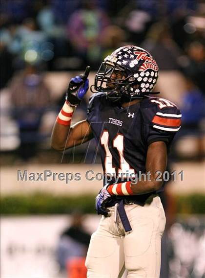 Thumbnail 3 in South Panola vs. Meridian (MHSAA Class 6A Final) photogallery.