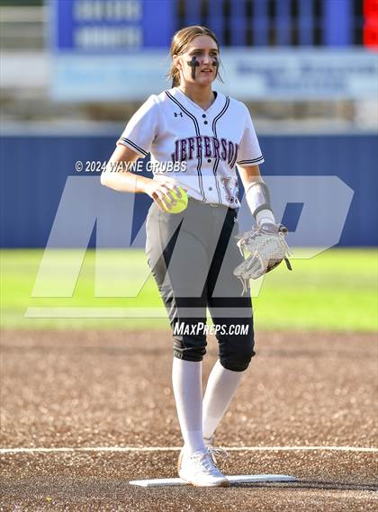 Thumbnail 1 in Jefferson vs. Mount Vernon (UIL Softball 3A Area Playoff) photogallery.