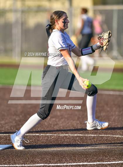 Thumbnail 2 in Jefferson vs. Mount Vernon (UIL Softball 3A Area Playoff) photogallery.