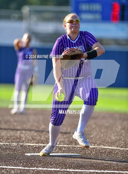 Thumbnail 3 in Jefferson vs. Mount Vernon (UIL Softball 3A Area Playoff) photogallery.