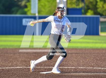 Thumbnail 3 in Jefferson vs. Mount Vernon (UIL Softball 3A Area Playoff) photogallery.