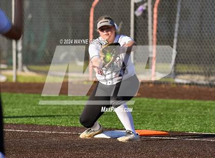 Thumbnail 1 in Jefferson vs. Mount Vernon (UIL Softball 3A Area Playoff) photogallery.