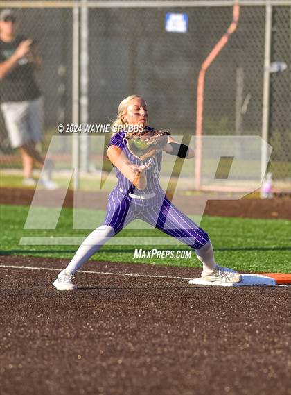 Thumbnail 1 in Jefferson vs. Mount Vernon (UIL Softball 3A Area Playoff) photogallery.