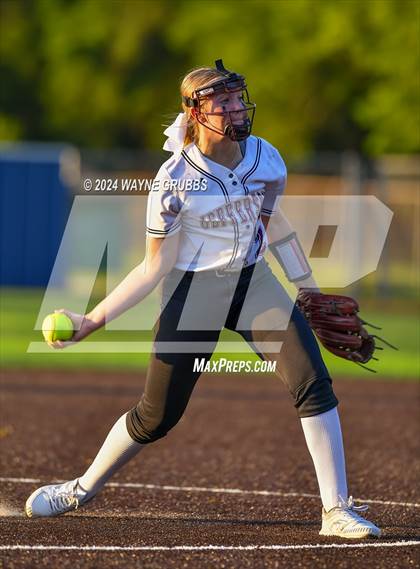 Thumbnail 1 in Jefferson vs. Mount Vernon (UIL Softball 3A Area Playoff) photogallery.