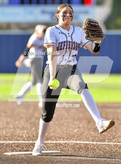 Thumbnail 1 in Jefferson vs. Mount Vernon (UIL Softball 3A Area Playoff) photogallery.