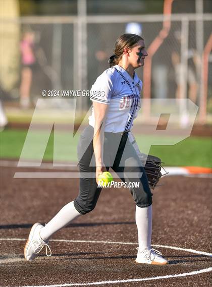Thumbnail 2 in Jefferson vs. Mount Vernon (UIL Softball 3A Area Playoff) photogallery.