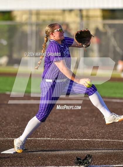 Thumbnail 1 in Jefferson vs. Mount Vernon (UIL Softball 3A Area Playoff) photogallery.