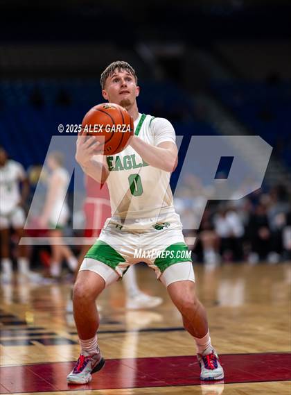 Thumbnail 2 in Columbus vs. Tatum (UIL 3A Basketball Division I Final) photogallery.