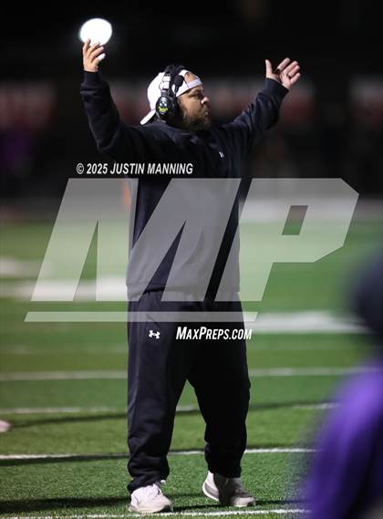 Thumbnail 2 in Booneville @ Glen Rose (AAA 3A Quarterfinal) photogallery.