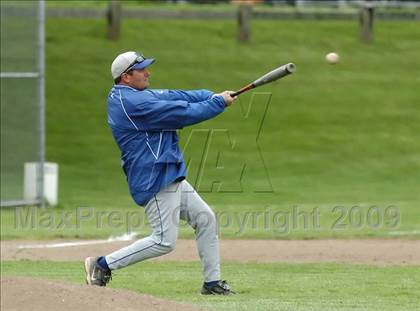 Thumbnail 1 in Newington @ Maloney photogallery.