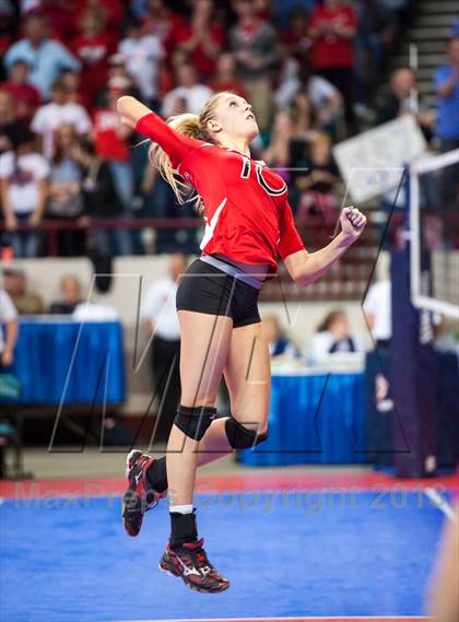 Thumbnail 2 in Eaton vs. Holy Family (CHSAA 3A Semifinal) photogallery.