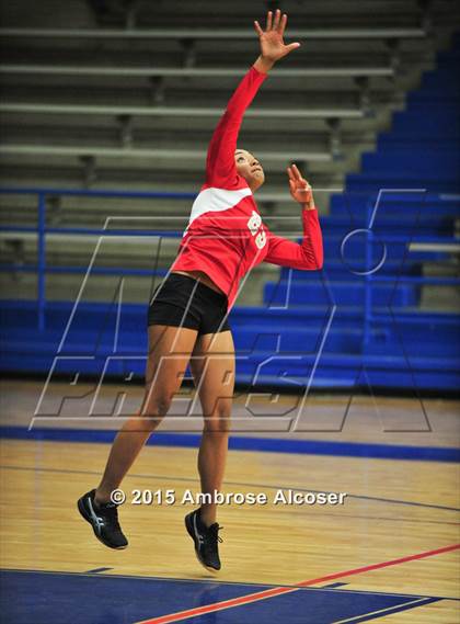 Thumbnail 1 in Reagan vs. Waltrip photogallery.