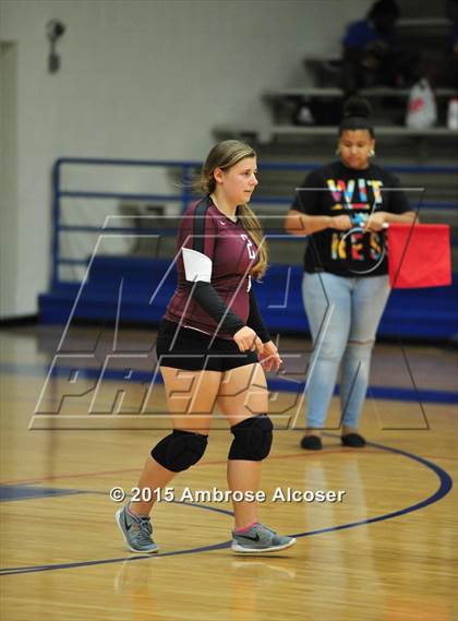 Thumbnail 1 in Reagan vs. Waltrip photogallery.