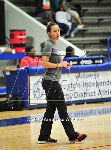 Thumbnail 1 in Reagan vs. Waltrip photogallery.