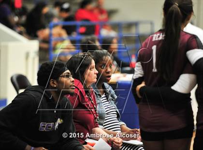 Thumbnail 3 in Reagan vs. Waltrip photogallery.
