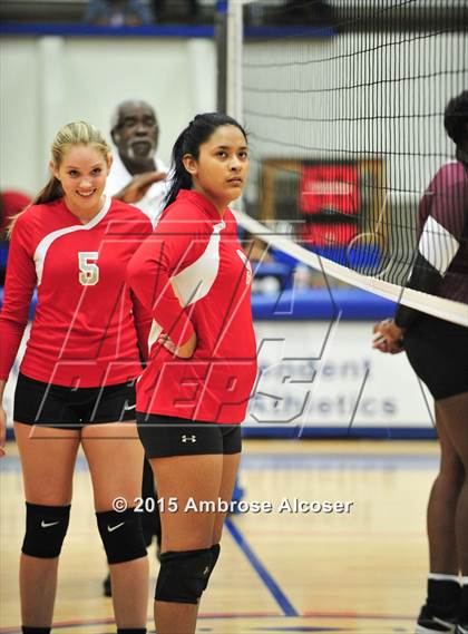 Thumbnail 1 in Reagan vs. Waltrip photogallery.