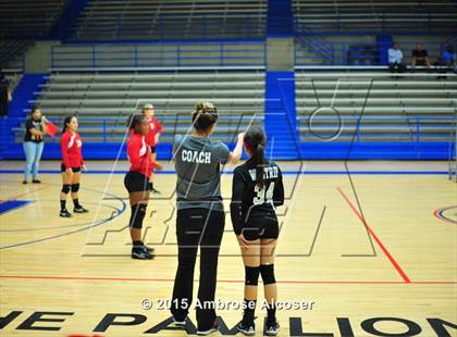 Thumbnail 1 in Reagan vs. Waltrip photogallery.
