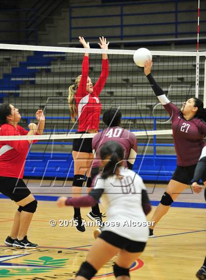 Thumbnail 2 in Reagan vs. Waltrip photogallery.
