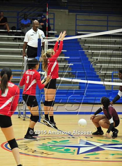 Thumbnail 2 in Reagan vs. Waltrip photogallery.